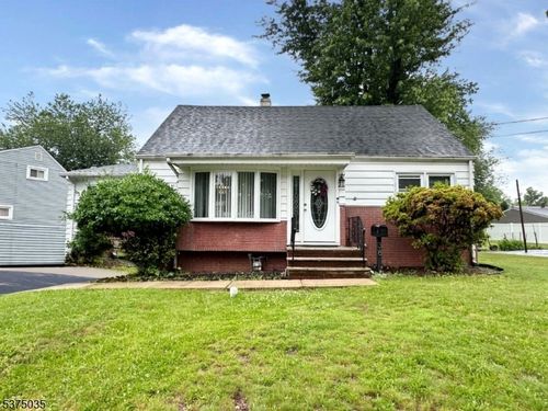38 Independence Dr, Roselle, NJ, 07203-2409 | Card Image