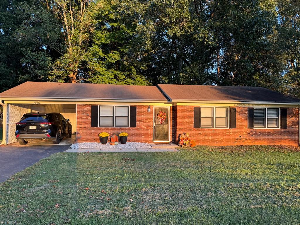 Hillcrest Dr, King, NC 27021