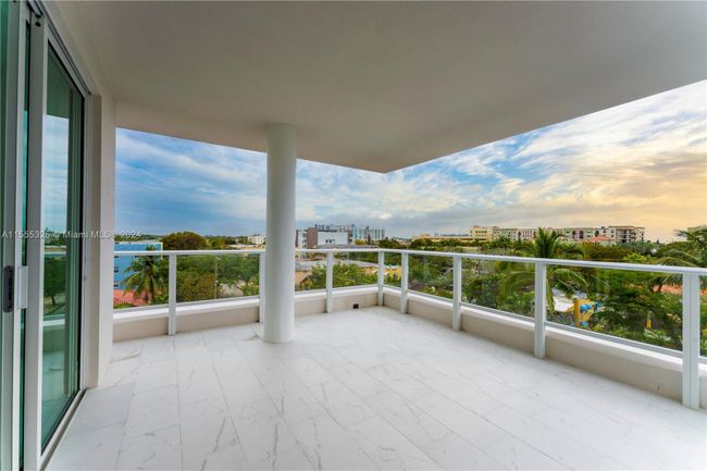 PH2 - 1850 Monroe St, Condo with 2 bedrooms, 2 bathrooms and null parking in Hollywood FL | Image 4