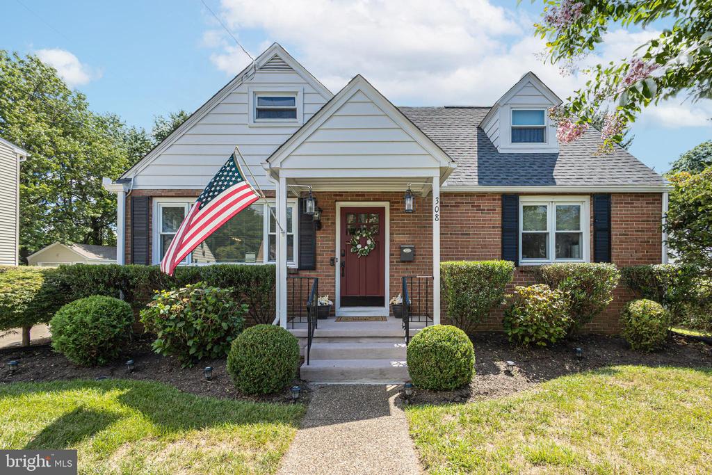Van Sant Dr, Palmyra, NJ 08065