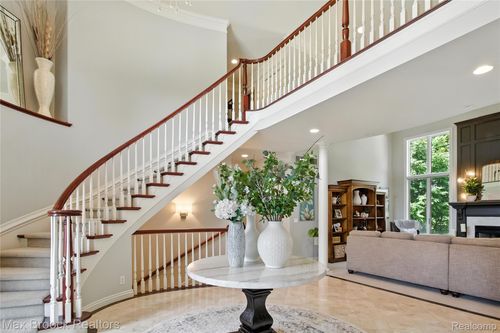 14859 Timberwoods Ct, Washington Twp, MI, 48094-2526 | Card Image