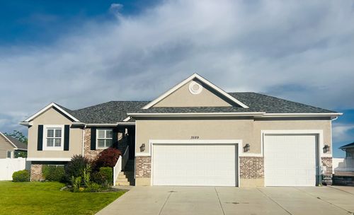 3589 Remuda Dr, Farr West, UT, 84404-8627 | Card Image