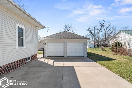 408 E Franklin St, Bloomfield, IA, 52537-1631 | Card Image