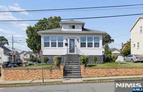 33 Adelaide St, Belleville, NJ, 07109-2256 | Card Image