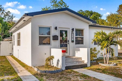 218 Sw 7th St, Dania Beach, FL, 33004-3948 | Card Image