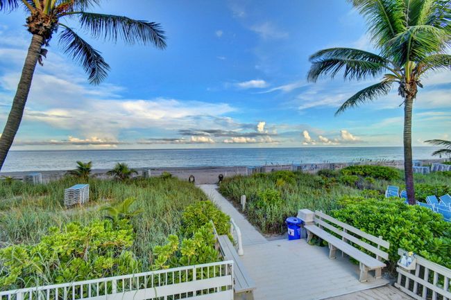 PH10 - 4750 S Ocean Blvd, Condo with 2 bedrooms, 2 bathrooms and null parking in Highland Beach FL | Image 51