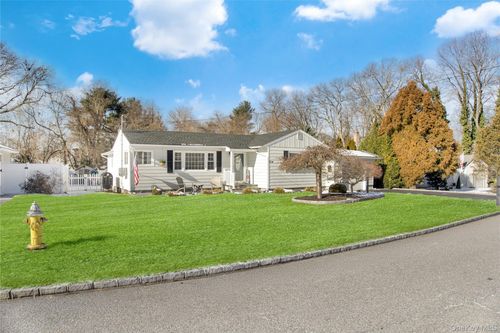 214 Avenue A, Brookhaven, NY, 11779 | Card Image