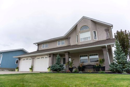 622 Thistle Cres, Pincher Creek, AB, T0K1W0 | Card Image