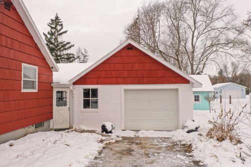 3209 Hospers St, Grand Blanc, MI, 48439-8137 | Card Image