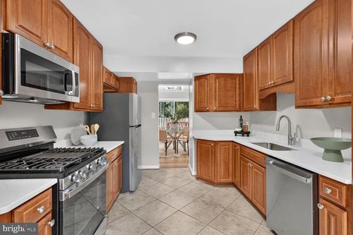 5142 Dahlgreen Pl, BURKE, VA, 22015-1541 | Card Image