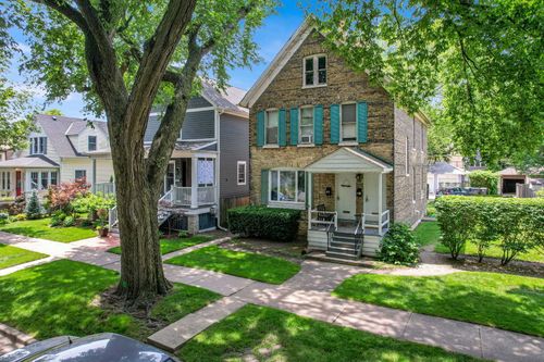 2018 Pratt Ct, Evanston, IL, 60201-3116 | Card Image