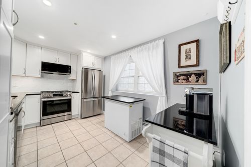 apt-1-75 Edgelawn Ave, North Andover, MA, 01845-4441 | Card Image