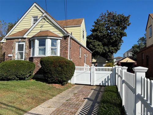 31 Claflin Blvd, Franklin Square, NY, 11010-4314 | Card Image