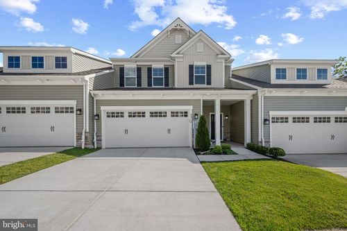 2812 Town View Cir, NEW WINDSOR, MD, 21776-8712 | Card Image
