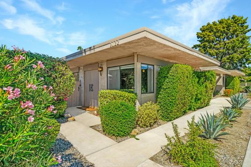 2022 E Chia Rd, Palm Springs, CA, 92262-5385 | Card Image