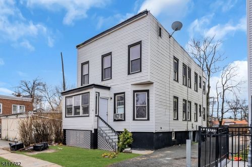 9 Lindsley Pl, East Orange, NJ, 07018-1109 | Card Image