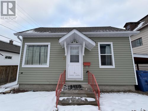 7 Seventh Ave S, Kenora, ON, P9N2E2 | Card Image