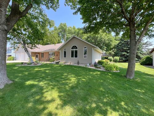 1715 Hansen Dr Sw, Willmar, MN, 56201-2890 | Card Image