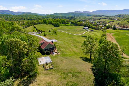 60 Great Valley Ln, Natural Bridge, VA, 24578-1100 | Card Image