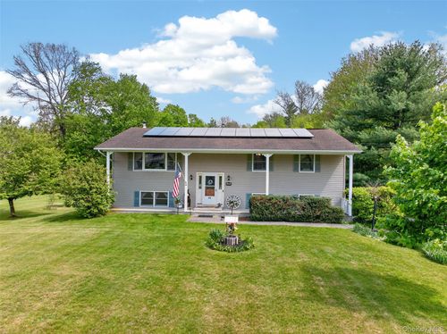 40 Hueg Pl, Pine Bush, NY, 12566-7602 | Card Image