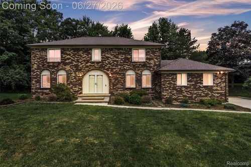 5310 Pond Bluff Dr, West Bloomfield, MI, 48323-2444 | Card Image