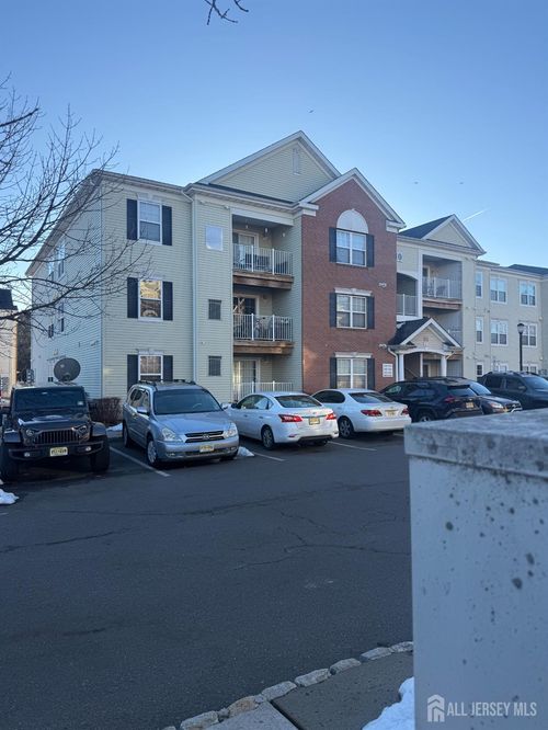 1035-1035 Dogwood Ct, New Brunswick, NJ, 08901-3913 | Card Image