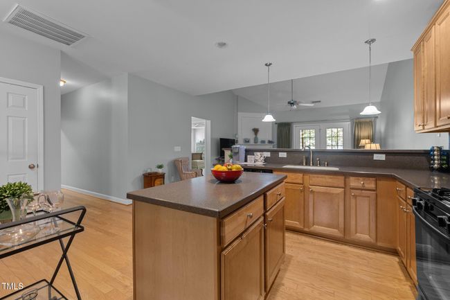 Kitchen | Image 10