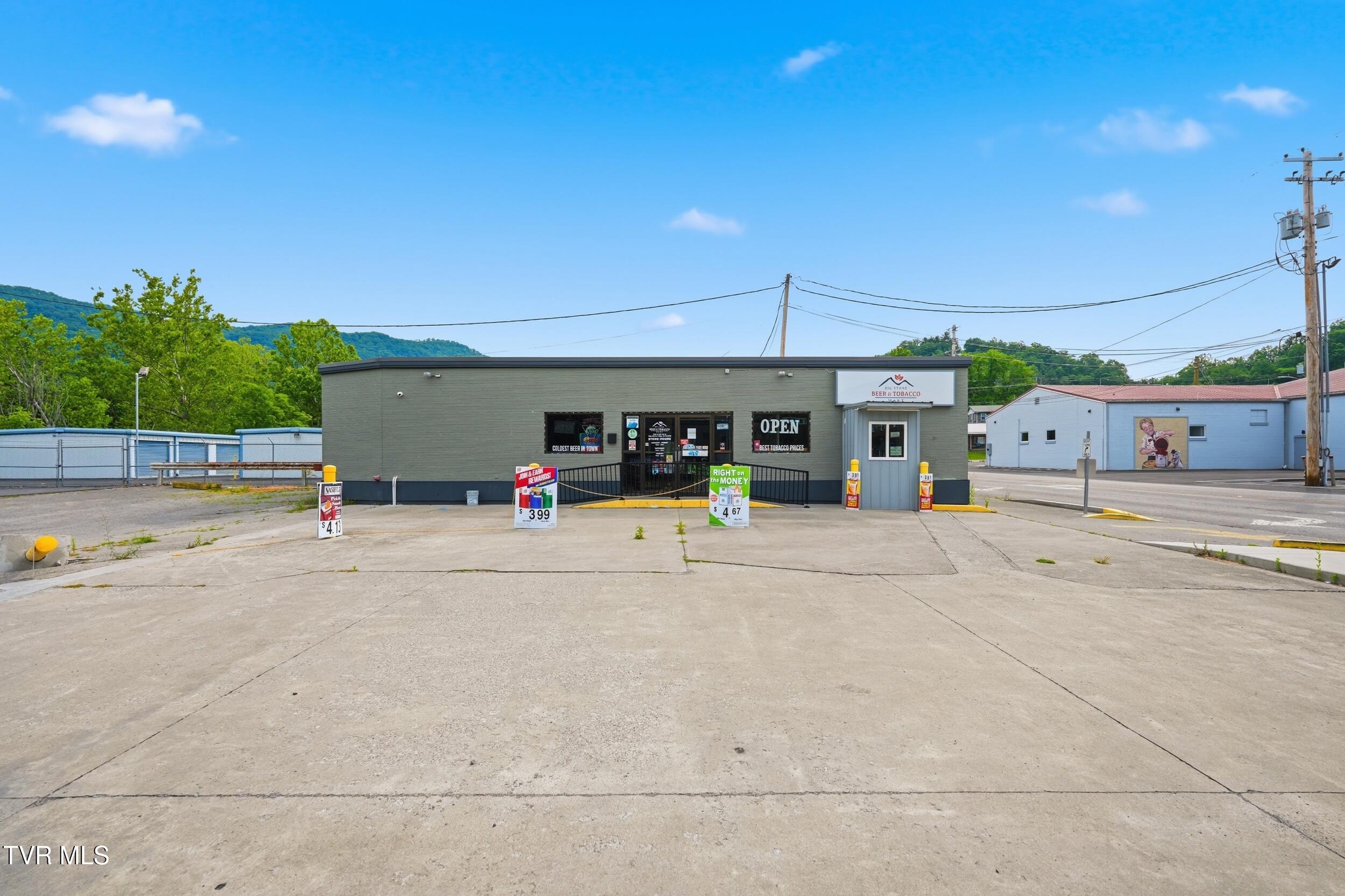 102 5Th St, Big Stone Gap, VA 24219