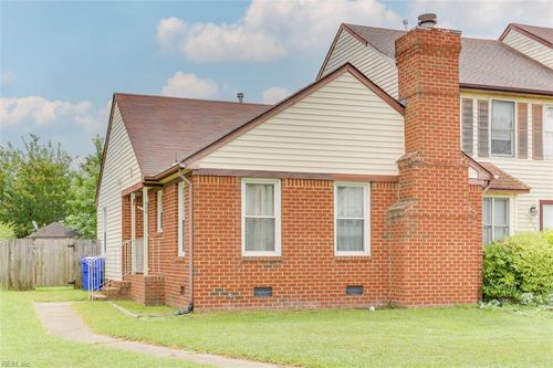 225 Wexford Dr W, Suffolk, VA, 23434-8001 | Card Image