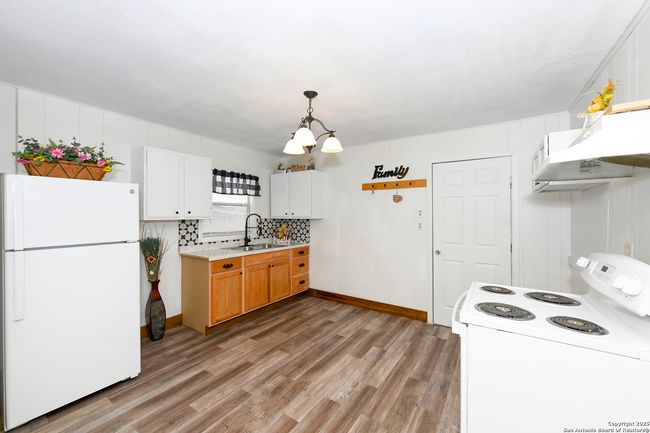 429 Palo Alto Dr, House other with 2 bedrooms, 1 bathrooms and null parking in Von Ormy TX | Image 8