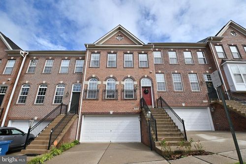 8240 Gunston Commons Way, LORTON, VA, 22079-5027 | Card Image
