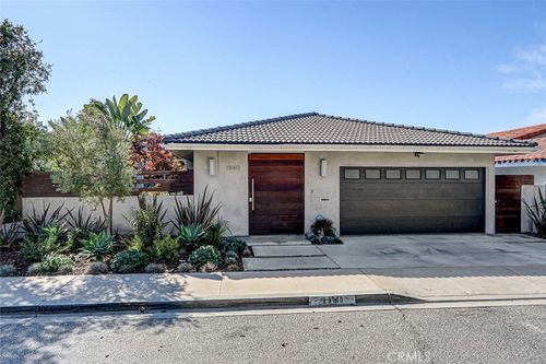 1540 Marine Ave, Manhattan Beach, CA, 90266 | Card Image