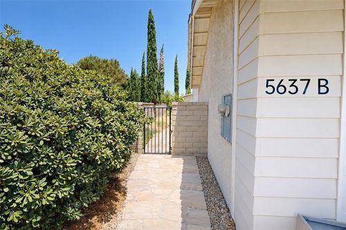 b-5637 Redwood Ave, Palmdale, CA, 93551-1905 | Card Image