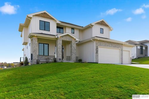 10109 Laramie St, Papillion, NE, 68046-7039 | Card Image