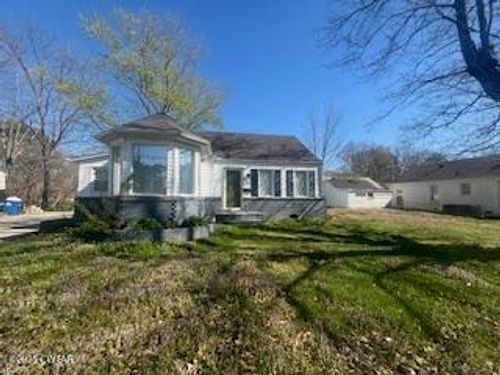 226 Marshall St, Martin, TN, 38237-3106 | Card Image