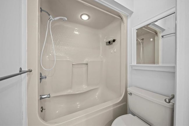 704 Loran Pointe Cir, Townhouse with 3 bedrooms, 4 bathrooms and null parking in Seneca SC | Image 16