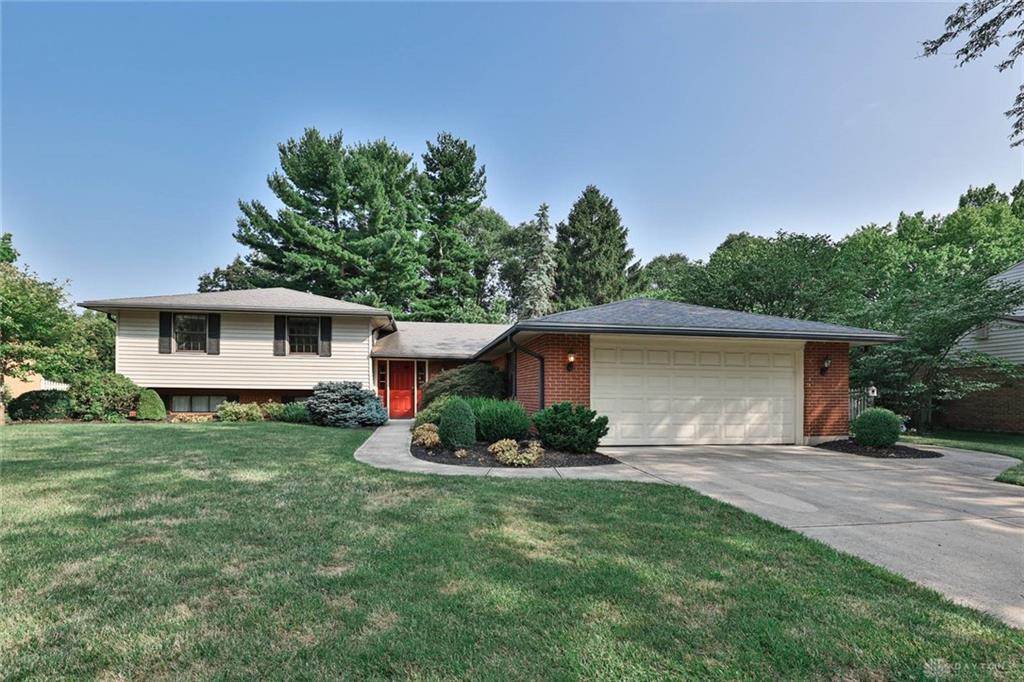 Fernshire Dr, Dayton, OH 45459