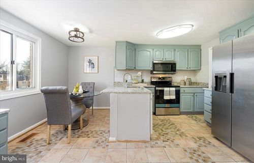 19052 Capehart Dr, MONTGOMERY VILLAGE, MD, 20886-3935 | Card Image
