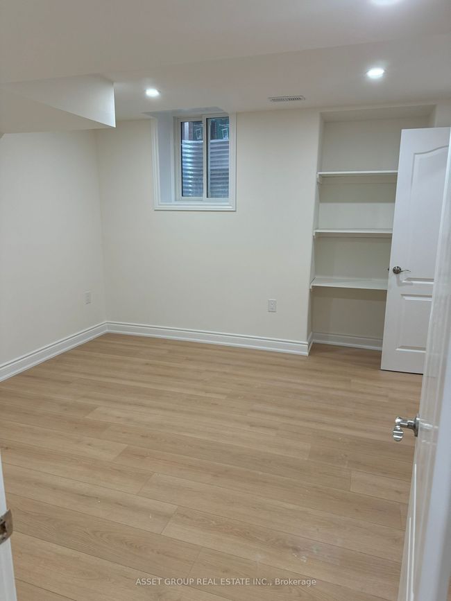 BSMNT - 39 Royal Links Cir, House other with 2 bedrooms, 2 bathrooms and 2 parking in Brampton ON | Image 7
