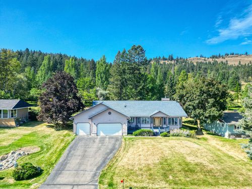 214 Lakeshore Dr, Kalispell, MT, 59901-7458 | Card Image