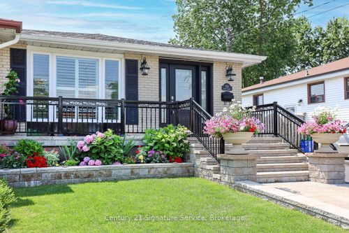 756 Breezy Dr, Pickering, ON, L1W2X7 | Card Image
