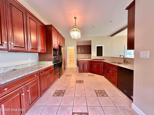 141 Baybreeze Dr, House other with 4 bedrooms, 6 bathrooms and 3 parking in Shiloh NC | Image 16