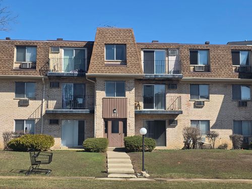 2d-212 Shorewood Dr, Glendale Heights, IL, 60139-3403 | Card Image