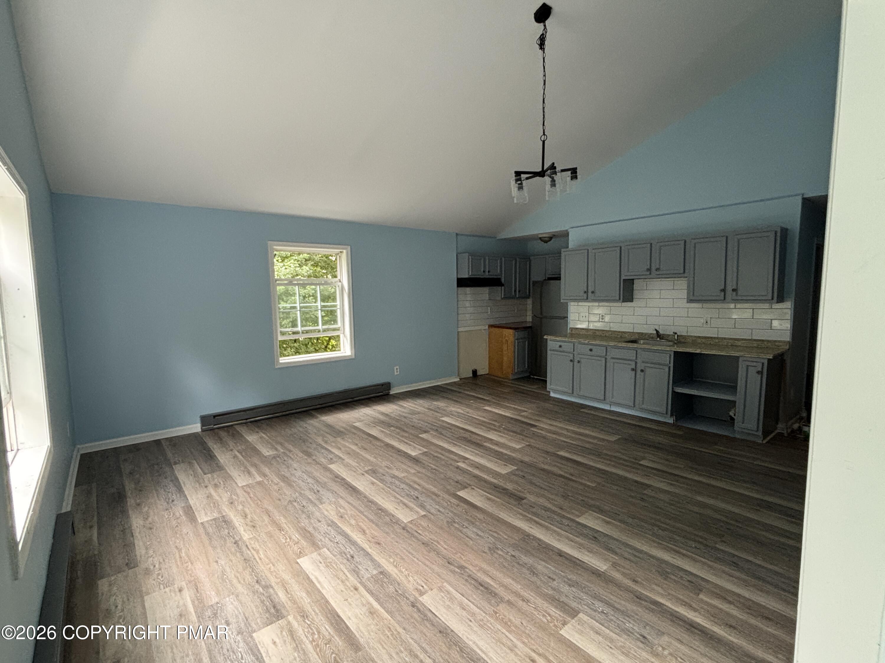 Residential Lease in Delaware Water Gap 2