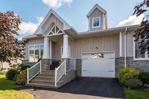 46 Castlestone Dr, Bedford, NS, B4B0J4 | Card Image
