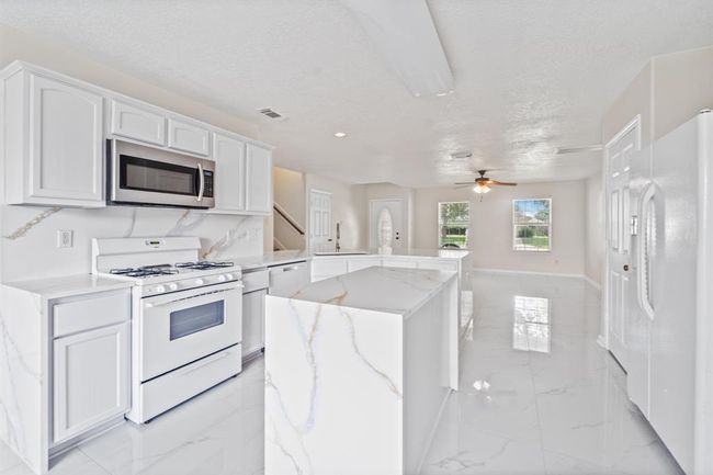 1022 Vera Cruz Dr, House other with 6 bedrooms, 4 bathrooms and 2 parking in Rosenberg TX | Image 6