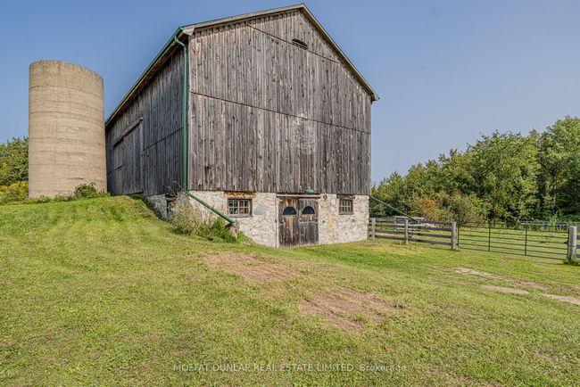16089 Shaws Creek Rd, House other with 3 bedrooms, 3 bathrooms and 10 parking in Caledon ON | Image 26