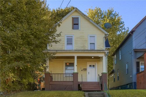 705 Park Ave, Ellwood City, PA, 16117-2028 | Card Image