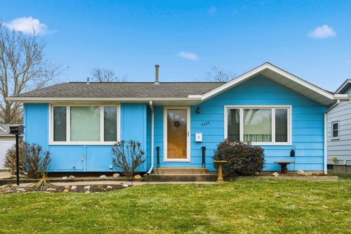 3320 Kennedy Dr, East Moline, IL, 61244-3103 | Card Image