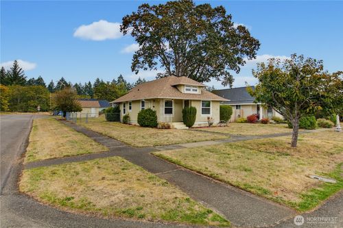 511 Louviers Avenue, Dupont, WA, 98327 | Card Image